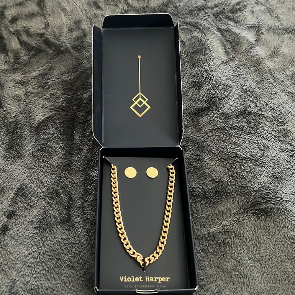Gold chain and earring set